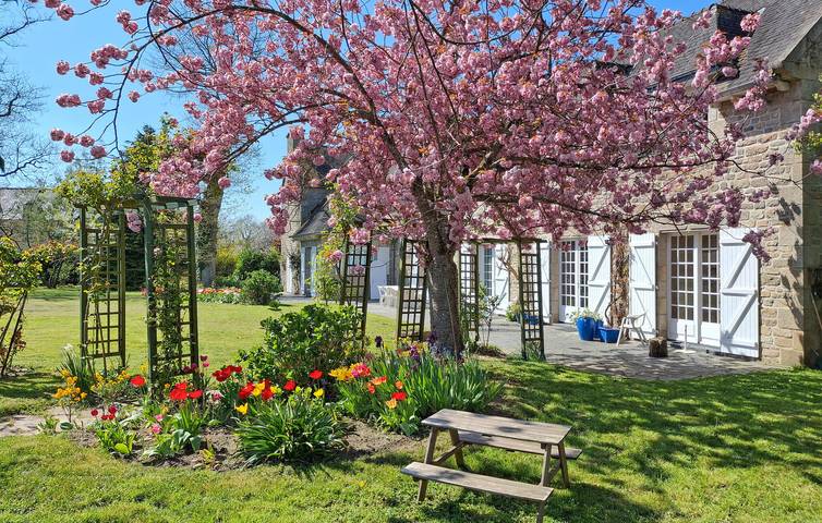 Gemütliche Wohnung mit WiFi, Parkplatz & Garten, 300m nach Plélan-le-Petit in Plélan-le-Petit, Dinan und Umgebung