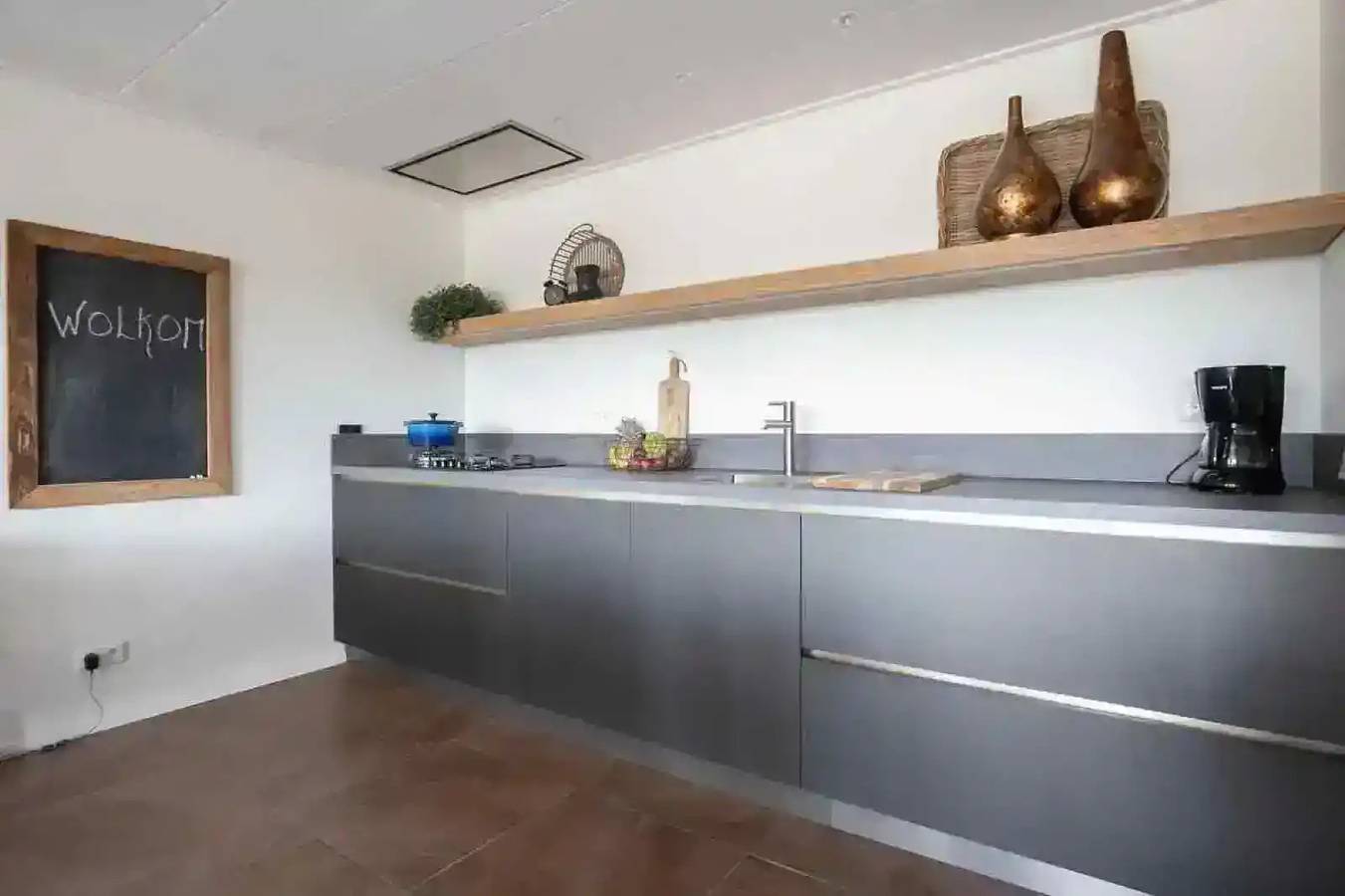 Toplocatie! Luxe 4 persoons vakantiehuis aan het vaarwater in Eastermar in Nationaal Park De Alde Feanen