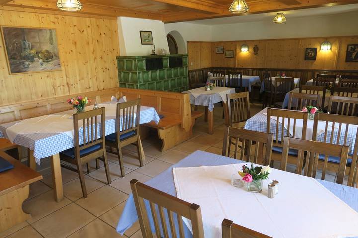 Gasthof Tiroler Hof - Einzelzimmer mit Dusche/Wc, 12 qm und Balkon in Bad Feilnbach, Alpenland Tegernsee Schliersee