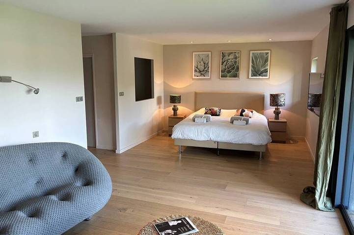 Location de vacances pour 8 personnes, avec jardin dans Plage Naturistes - 4