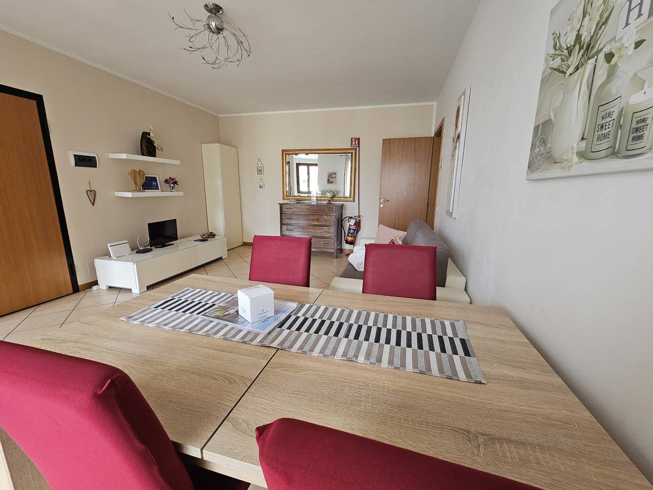 Appartement entier, Regarda - appartamento "A Casa di La' " con wifi, cani ammessi in Lazise, Montagnes autour du lac de Garde