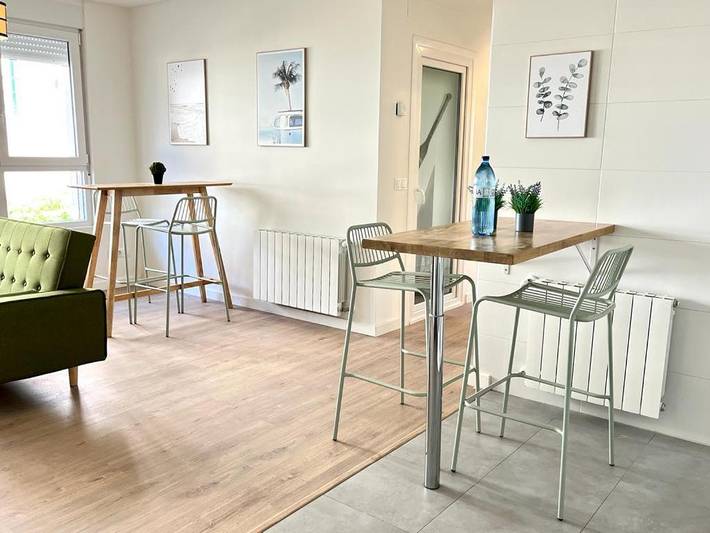 Apartamento para 6 personas, con Terraza además de Piscina y Vistas en Hoznayo