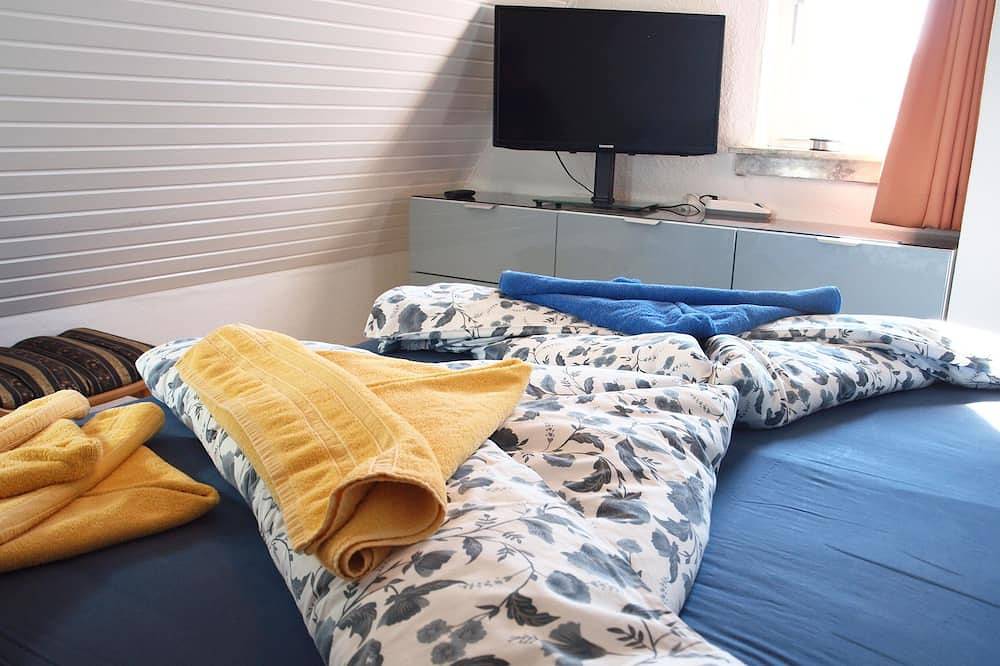 Ferienhaus Am Yachthafen in Harlesiel – Urlaub im gemütlichen Nurdachhaus in Carolinensiel-Harlesiel, Wittmund