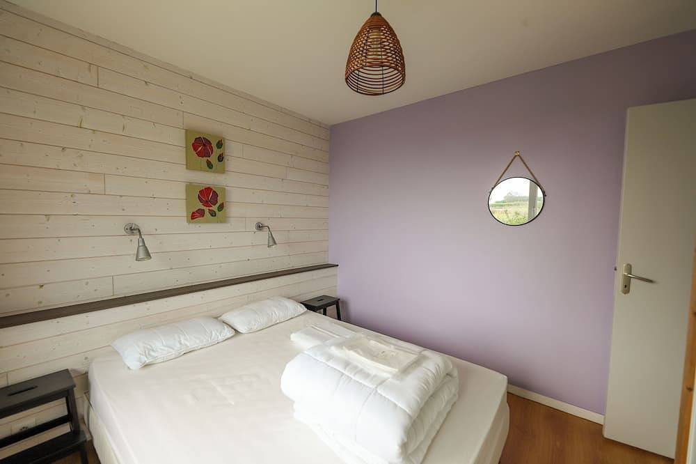 Gîte familial 6/8 personnes à 100m de la mer/ avec piscine in Guissény, Région de Brest