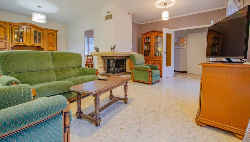 Encantadora Casa Familiar con Jardín y Barbacoa, Cerca de Tiendas in Arcis-sur-Aube, Aube (desambiguación)
