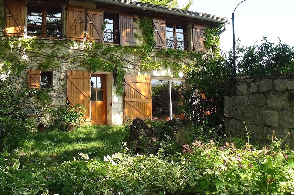 Gite dans le village dans le Itzac, lieu dit bouissière. in Itzac, Région d'Albi