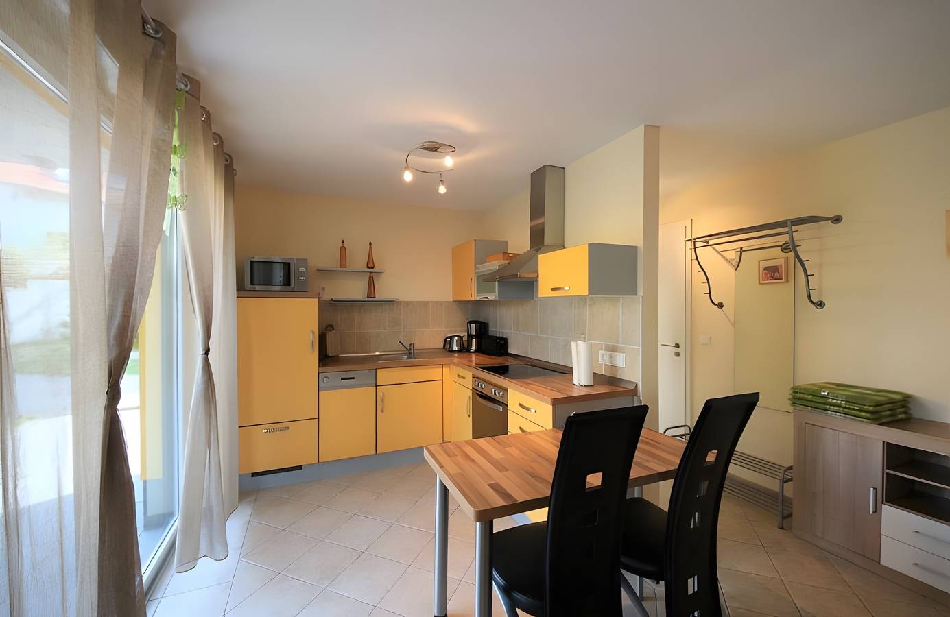 Ganze Wohnung, Apartment 'U9 Eg' mit privater Terrasse, Garten und Wlan in Röbel, Müritz