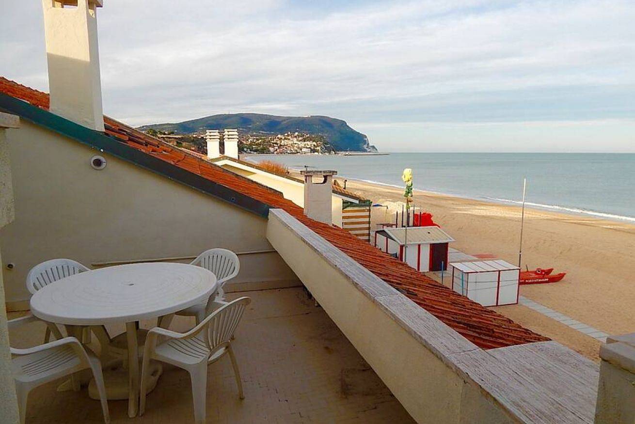 Apartamento entero, M170 - Marcelli, wonderful attic with sea view in Marcelli, Riviera del Conero