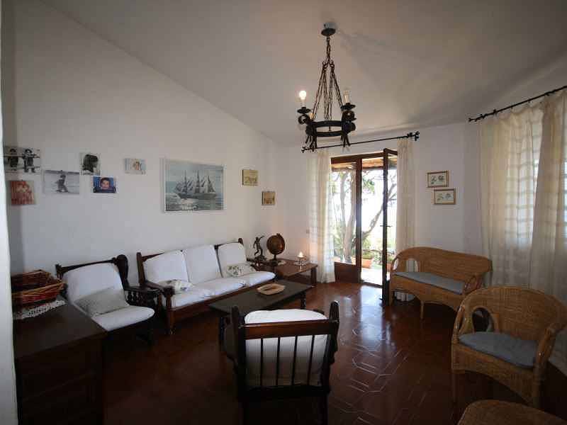 Villa con terrazza e vista mare  in Torre delle Stelle, Cagliari e Dintorni