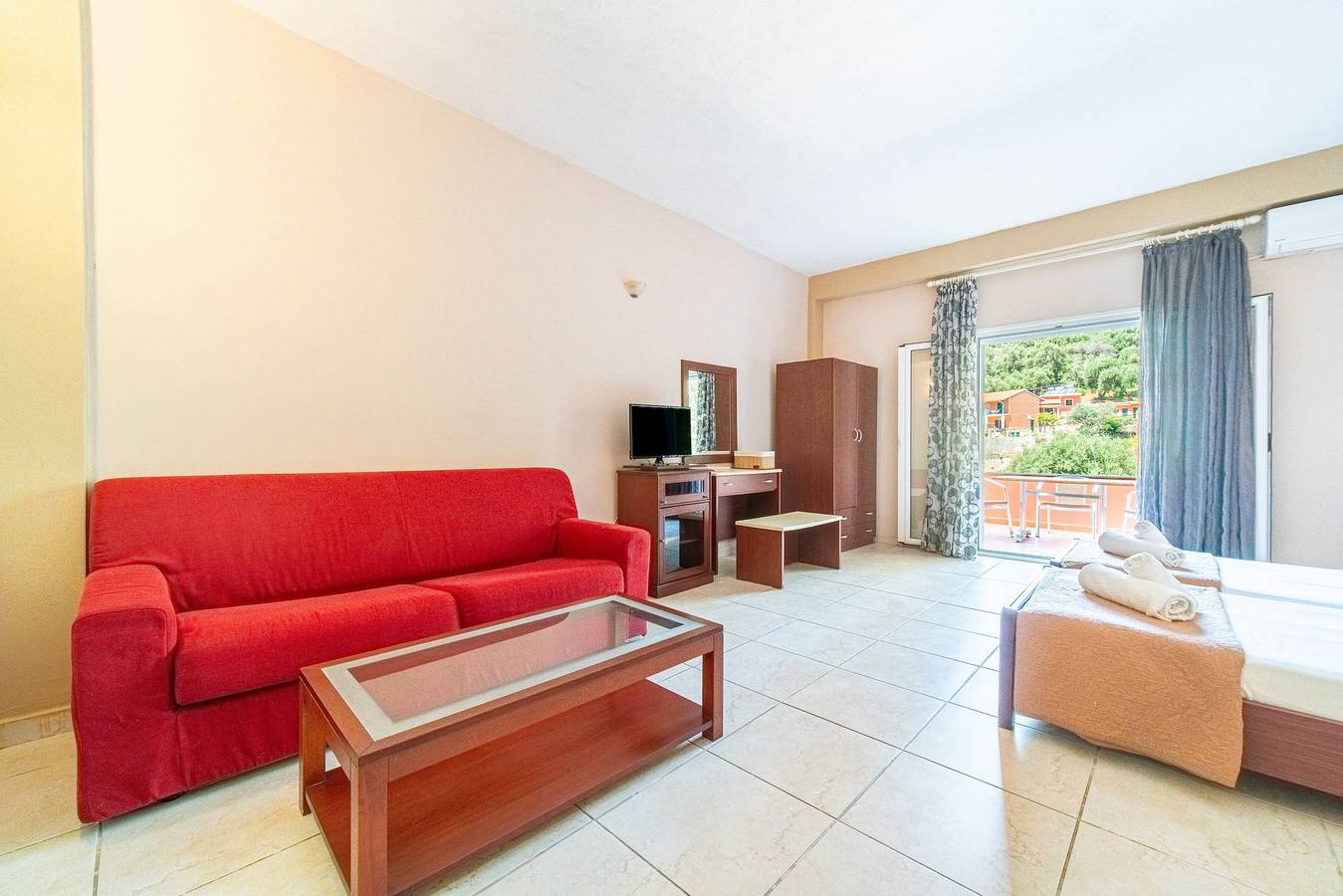 Entire studio, Studio Apartment 'Arianna Superior Studio 19' with Shared Pool & Wi-Fi in Paleokastritsa, Corfu