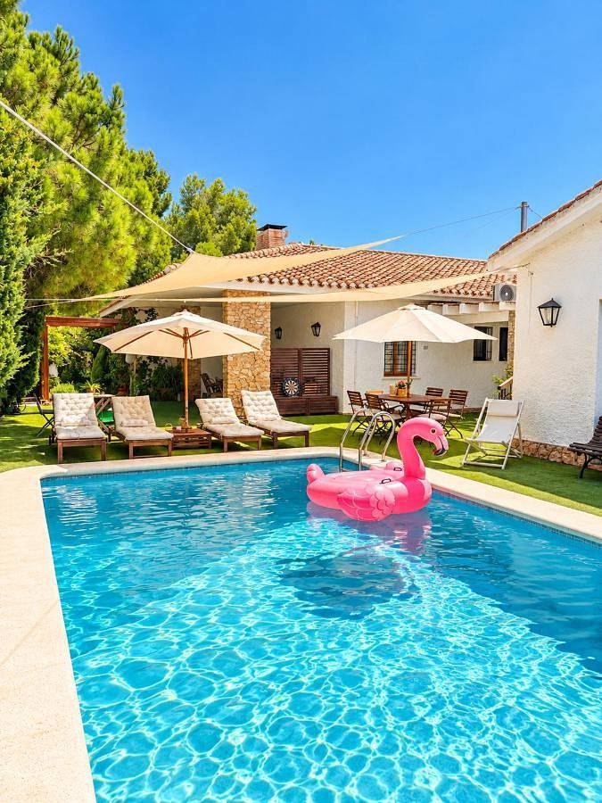 Villa for 15 people, with Terrace and Garden as well as Pool and View in La Zenia