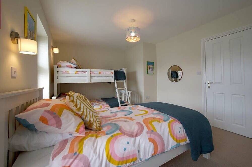 Airy House & Garden, 5 min Drive to Saunton Sands in Braunton, Devon