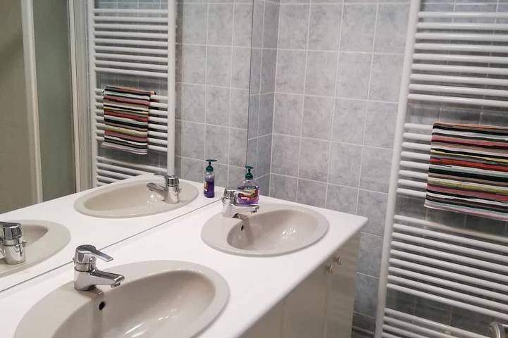 Location de vacances pour 10 personnes, avec jardin et piscine à Josse - 4