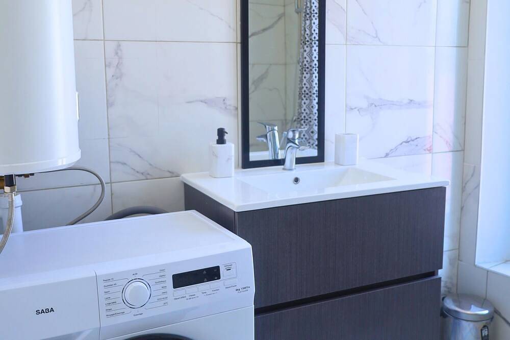 Appartement entier, Le Halo Secret • Calme, Parking, gare et centre ville 5 min- Disney 40 min in Coulommiers (Seine-et-Marne), Seine-et-Marne