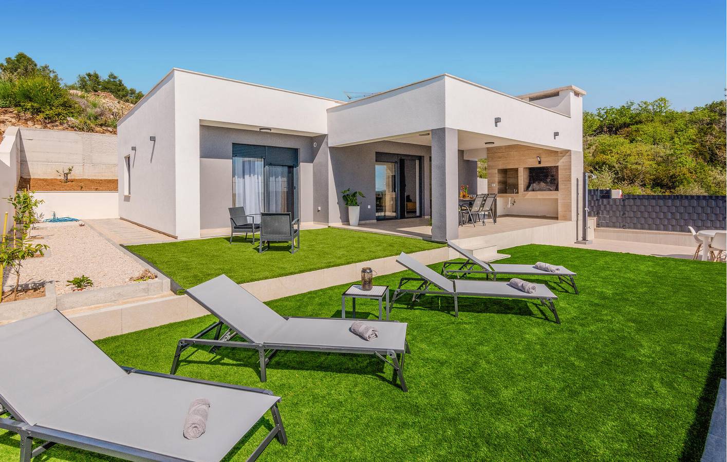 Holiday home for 6 people with garden in Podvršje, Ljubac