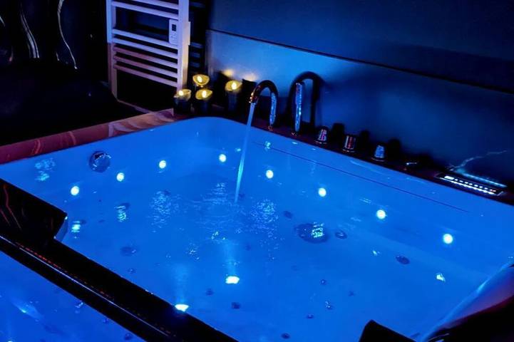 Chambre d’hôte pour 4 personnes, avec Jacuzzi et Jardin
