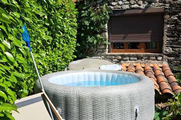 Gîte pour 6 personnes, avec terrasse et jacuzzi à Mandagout