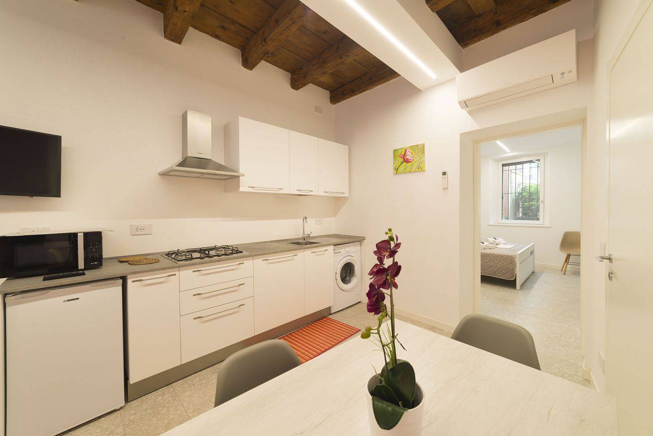 Entire apartment, Modern apartment with 3 sleeps. in Centro Storico di Verona, Verona