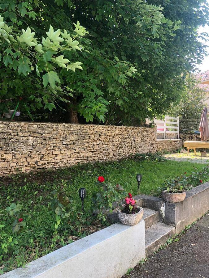 Gîte pour 4 personnes, avec terrasse et jardin dans Office De Tourisme De Maiche Le Russey - 2