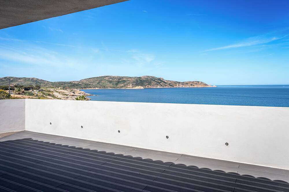 Villa d’Architecte Pieds Dans L’Eau vue panoramique Revelata et accès direct Mer in Calvi, Région de Calvi