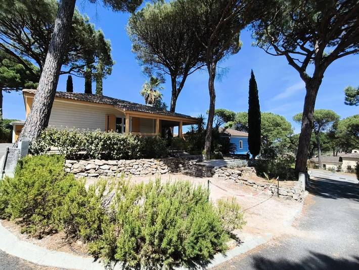 Villa pour 6 personnes, avec Terrasse ainsi que Jardin et Piscine à Gassin - 2