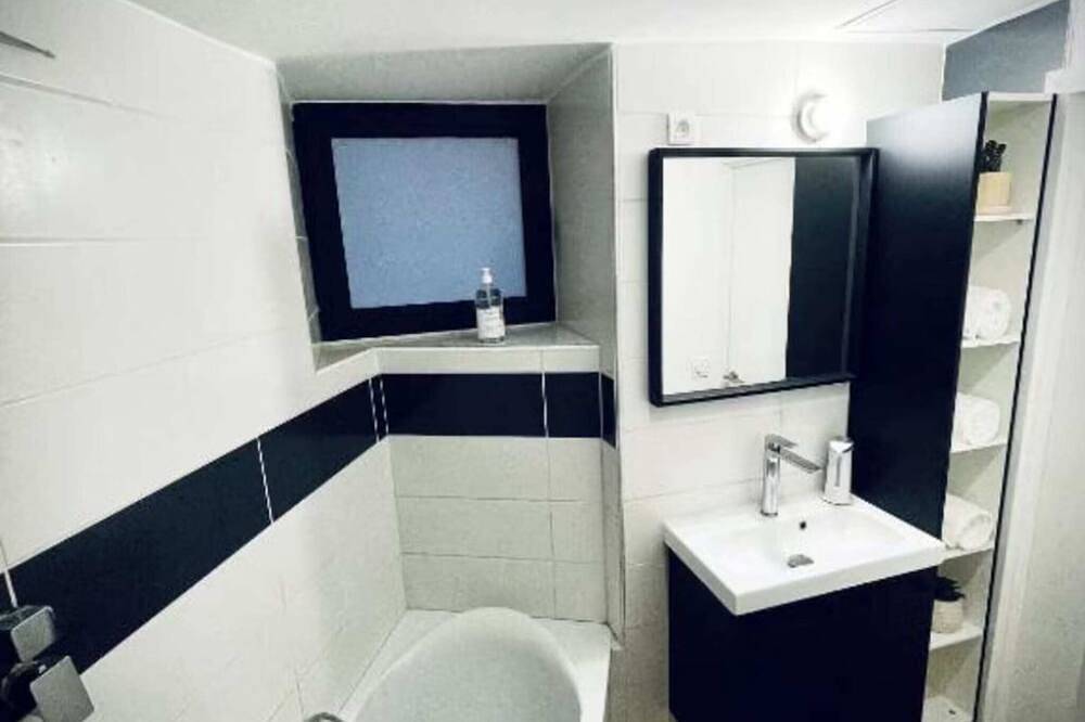 Entire apartment, Center de Vienne 2 bedroom, 2 bathroom apartment near Lyon in Vienne (Isère), Vienne region