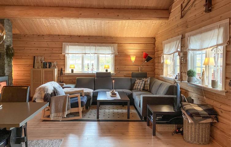 Ferienhaus für 8 Personen mit Garten in Sunnmørsalpane, Sykkylven
