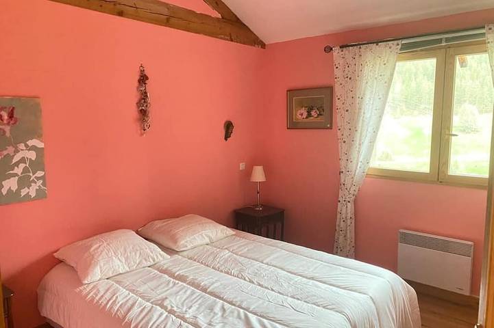 Gîte pour 6 personnes, avec jardin et terrasse à Molines-en-Queyras - 4