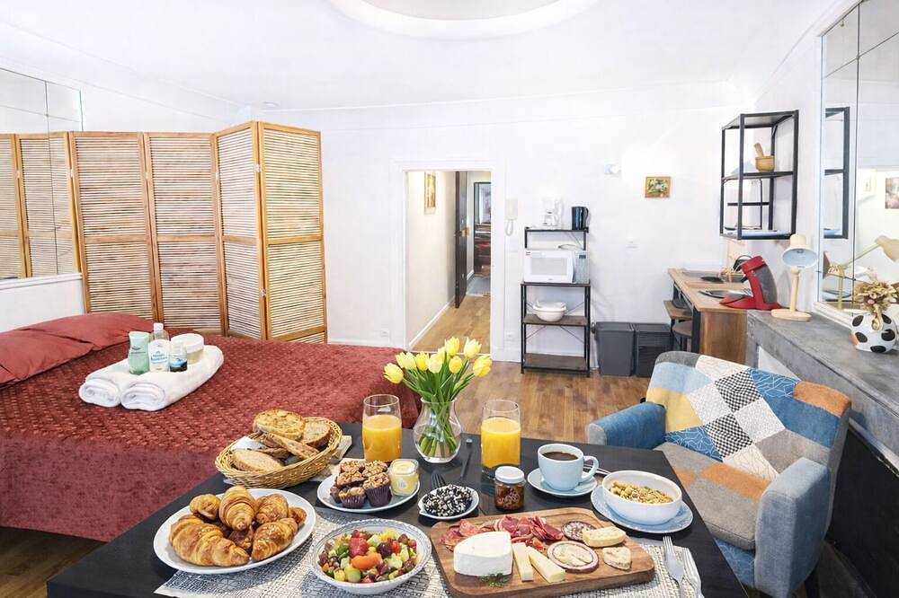 Entire apartment, Château Walk Studio in Fontainebleau, Seine-et-Marne