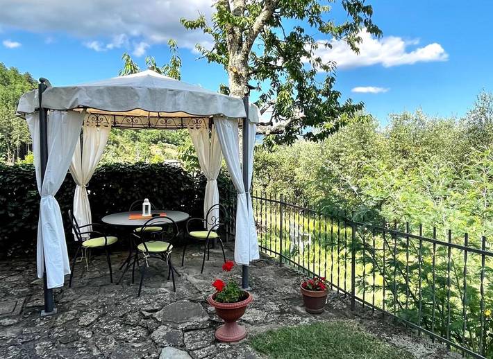 Ferienhaus für 4 Personen, mit Terrasse und Garten sowie Ausblick in Castel San Niccolò