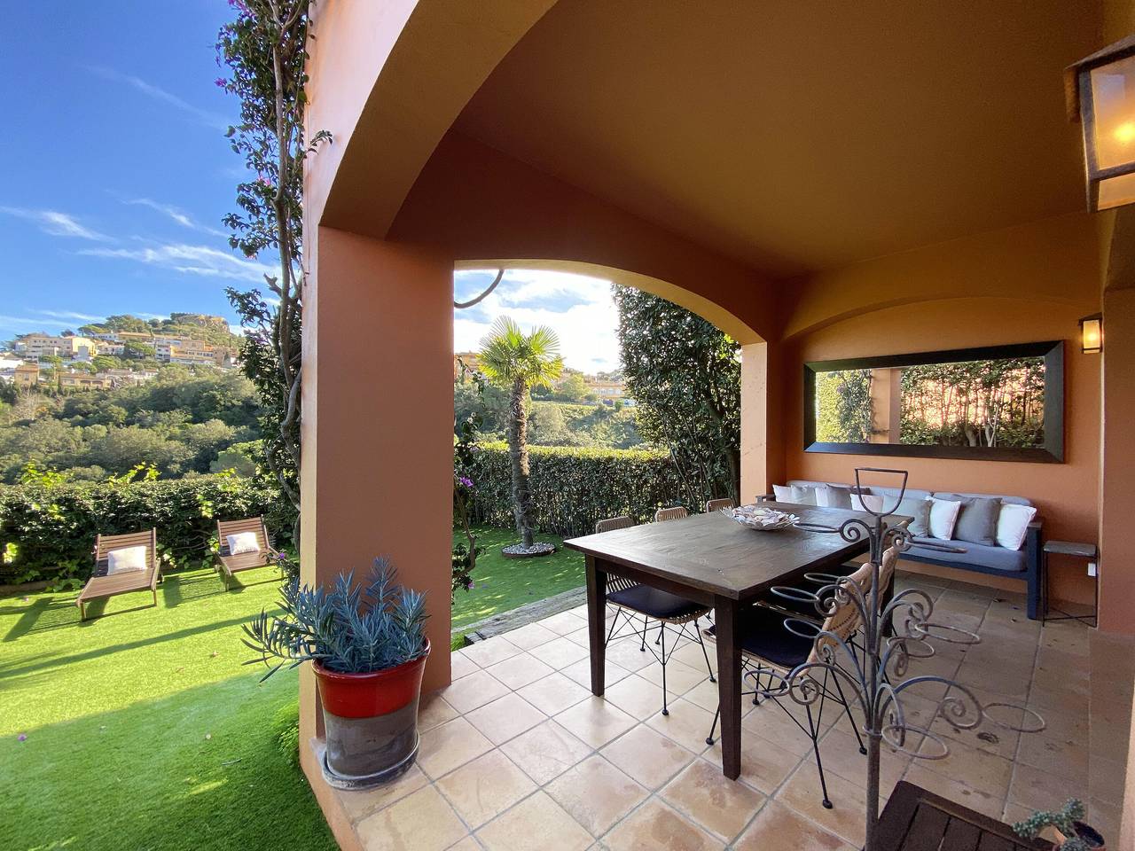 House in Begur with swimming pool and castle view - 3 bedrooms, sleeps 5 to 6 in Residencial Begur, Begur