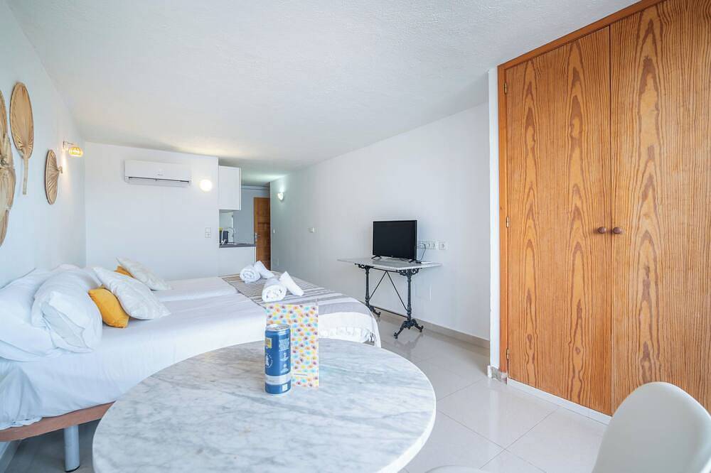 Entire apartment, Es Grop Est. Vista Mar in S'Arenal Petit, Sant Joan de Labritja