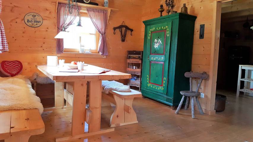 Chalet für 6 Personen, mit Balkon/Terrasse und Balkon sowie Terrasse und Garten in Gosau