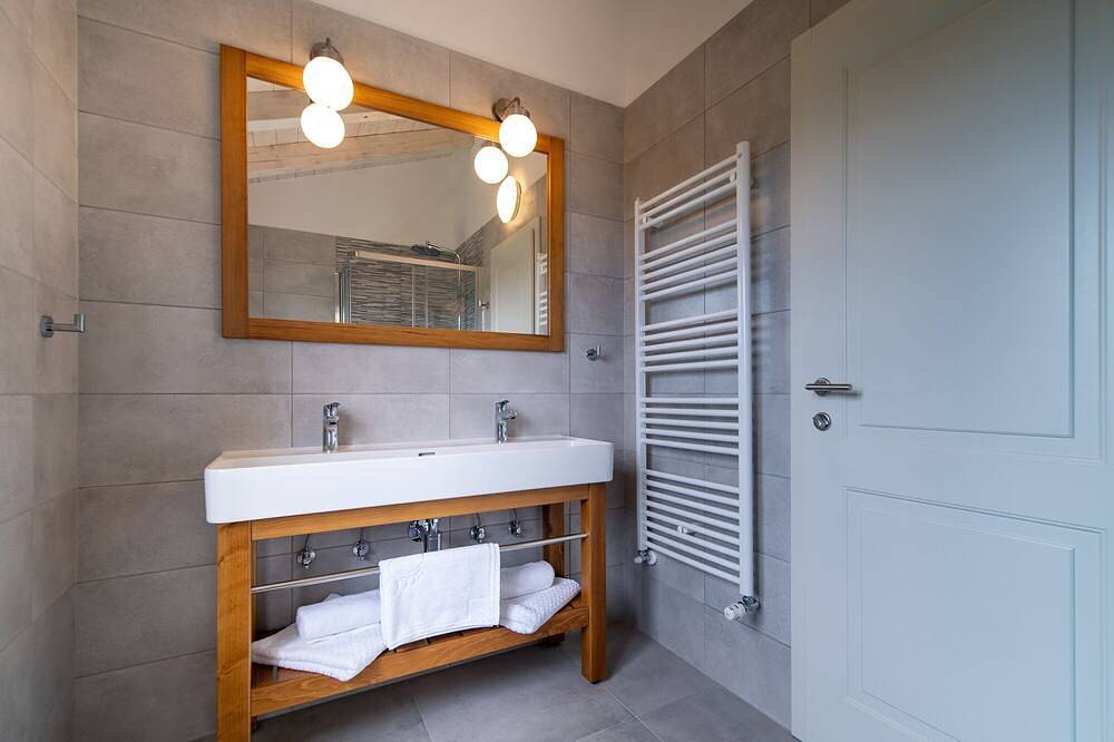 Villa Ana - 5 bedrooms with private pool and kids pool in Kavran, Südküste Istrien