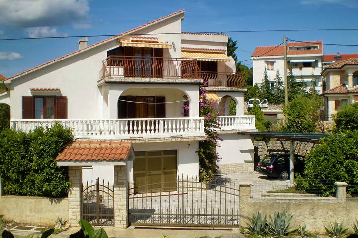 Ferienwohnung für 4 Personen, mit Balkon/Terrasse in Pinezici - 2