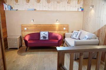 Chalet pour 20 personnes, avec sauna ainsi que jacuzzi et jardin, adapté aux familles à Villard-Reculas