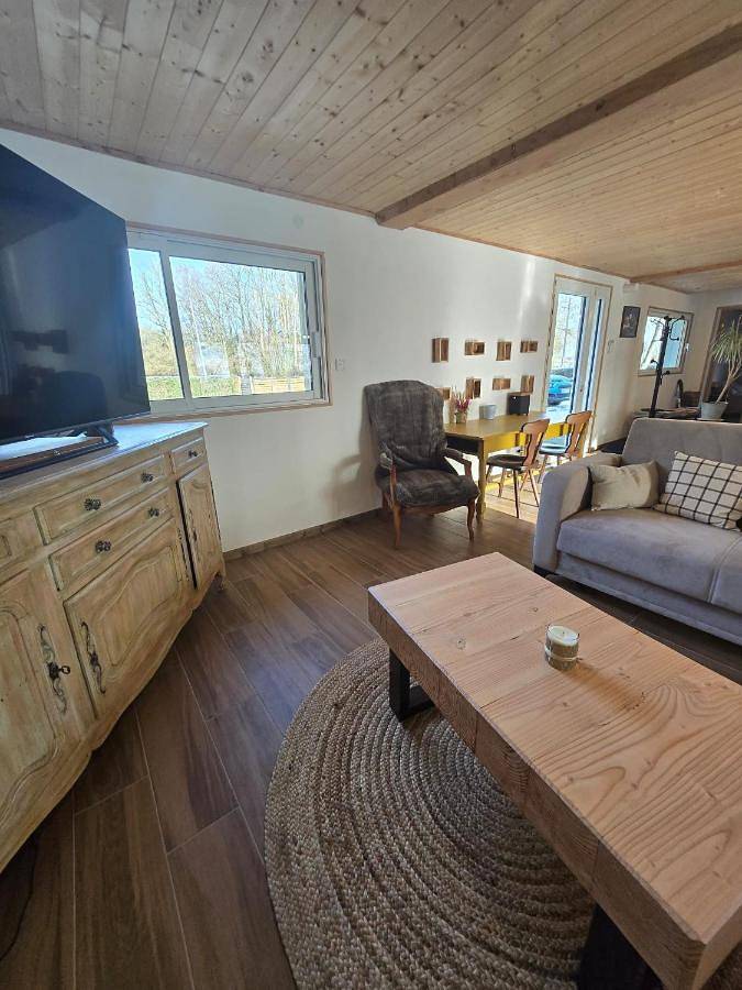 Location de vacances pour 8 personnes, avec Terrasse et Jardin dans Longny-les-Villages