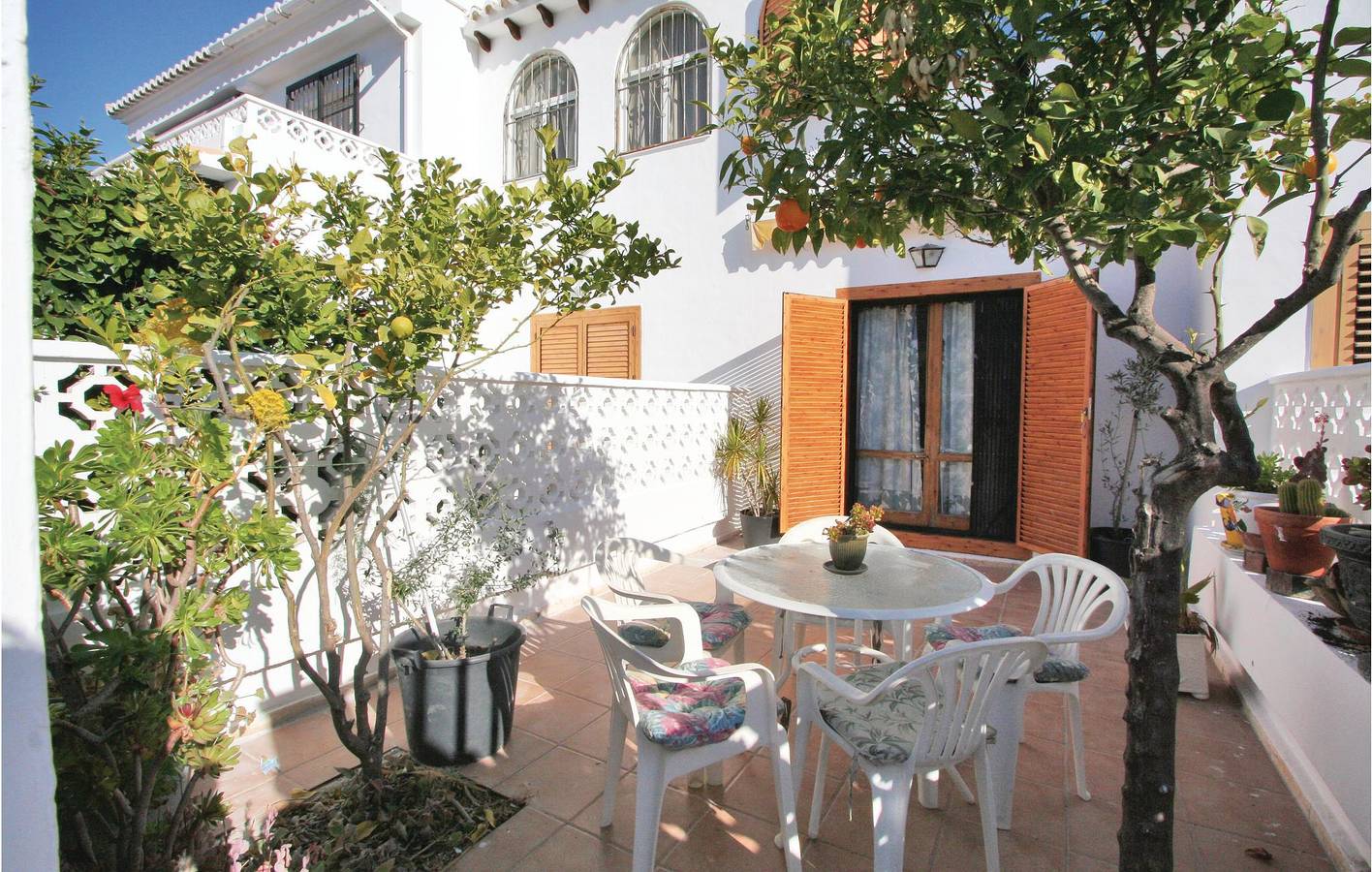Sea View Apartment with Parking & Pool. in Torrevieja, Costa Blanca