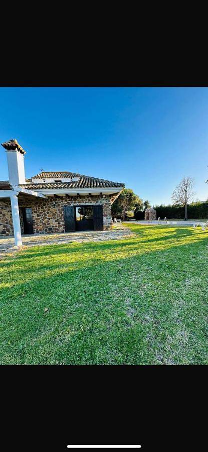 Casa rural para 8 personas, con Balcón y Jacuzzi además de Terraza y Jardín en Campo de Gibraltar