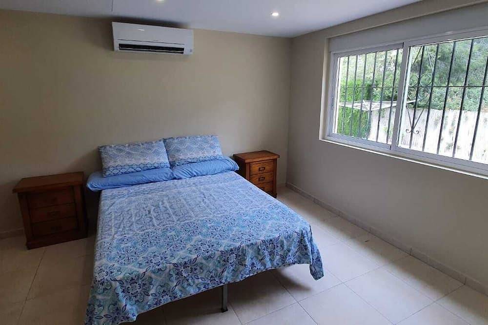 Impresionante villa de 3 dormitorios y 3 baños in Cap Martí, Jávea