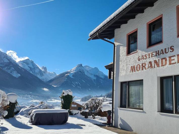 BnB für 3 Personen, mit Balkon und Terrasse sowie Garten und Ausblick in Fulpmes