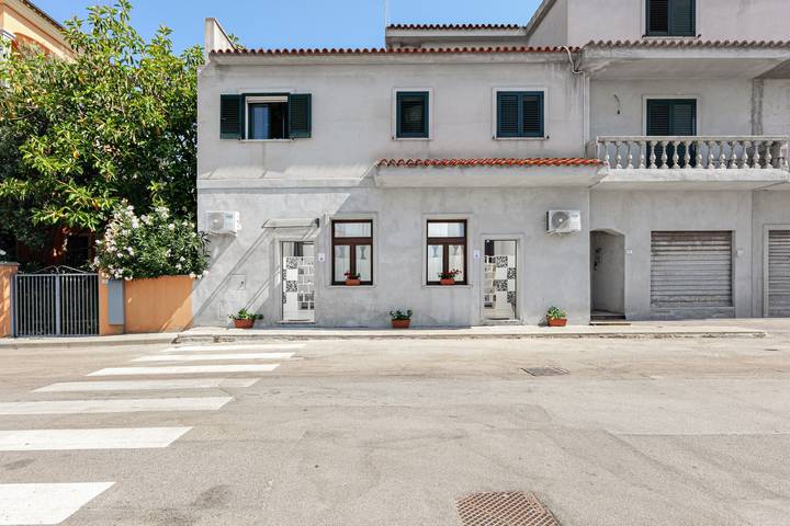 Monolocale intero, Monolocale 'Conchiglia' con aria condizionata in Olbia, Gallura