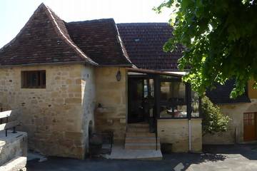 Gîte pour 7 personnes, avec terrasse et jardin à Saint-Rabier