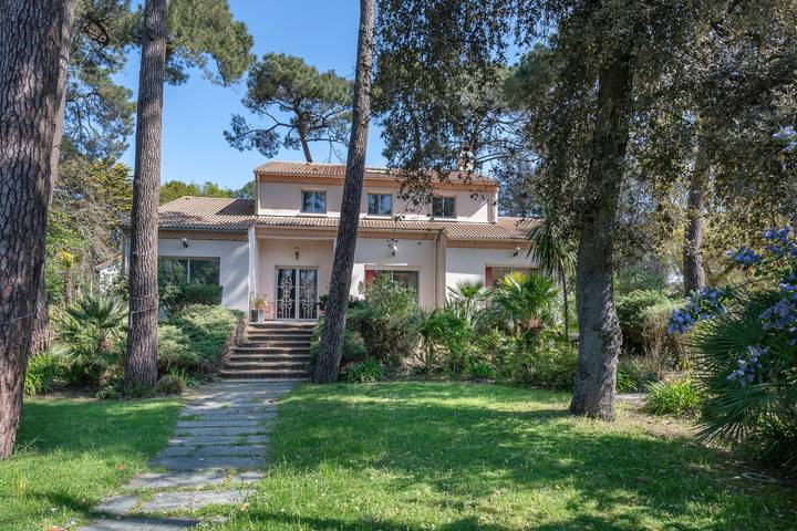 Casa de vacaciones para 15 personas, con jacuzzi y jardín - 1