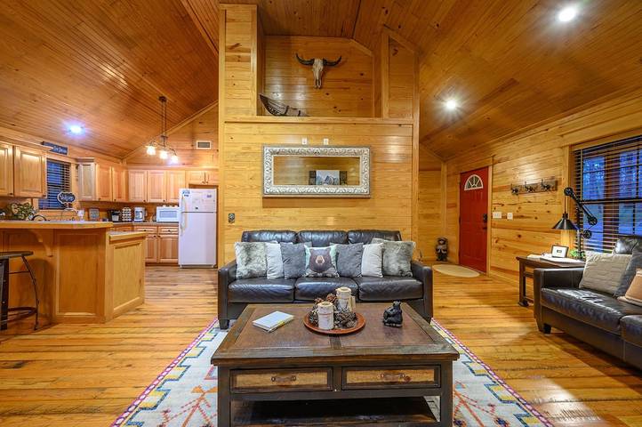 Log cabin for 6 people, with hot tub and garden as well as terrace, with pets in Broken Bow