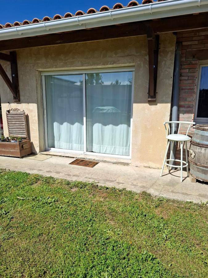 Gîte pour 2 personnes, avec jardin et vue à Lesparre-Médoc - 2