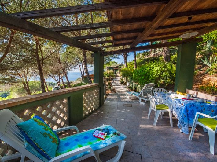 Ferienhaus für 5 Personen, mit Terrasse und Garten in Capoliveri