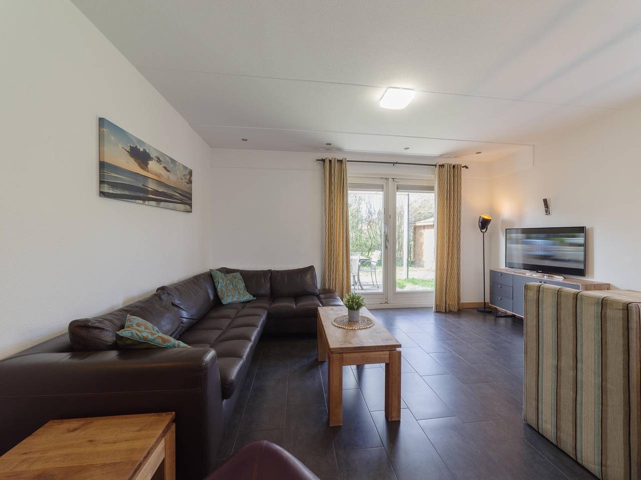Ferienhaus in Zeeland mit großem Garten in Niederländische Nordsee