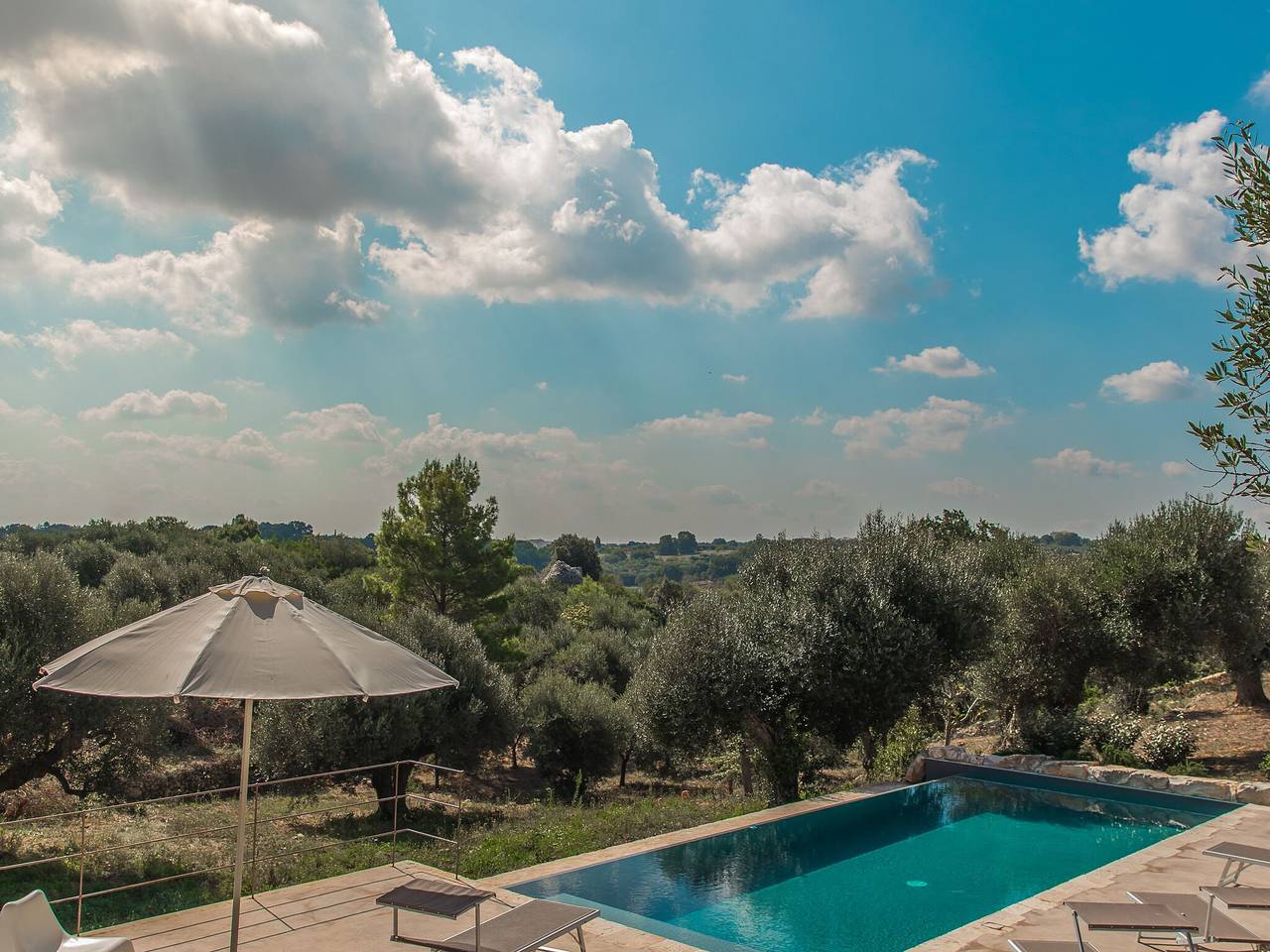 Appartamento intero, Trullo a Cisternino con Piscina Infinita in Cisternino, Salento