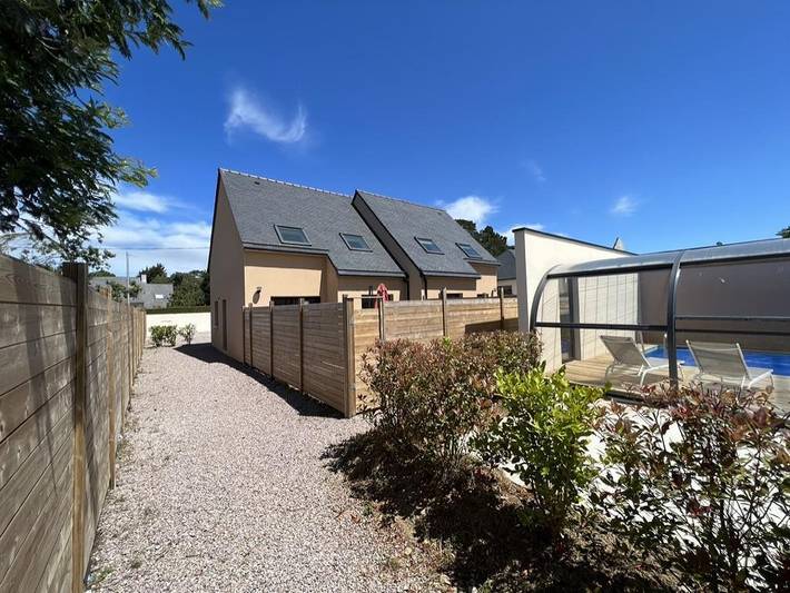 Gîte pour 5 personnes, avec terrasse ainsi que jardin et piscine à Erquy - 3
